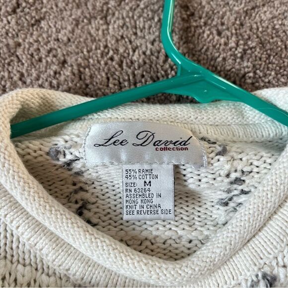 Vintage Women’s Medium Crewneck Sweater. - Picture 3 of 7